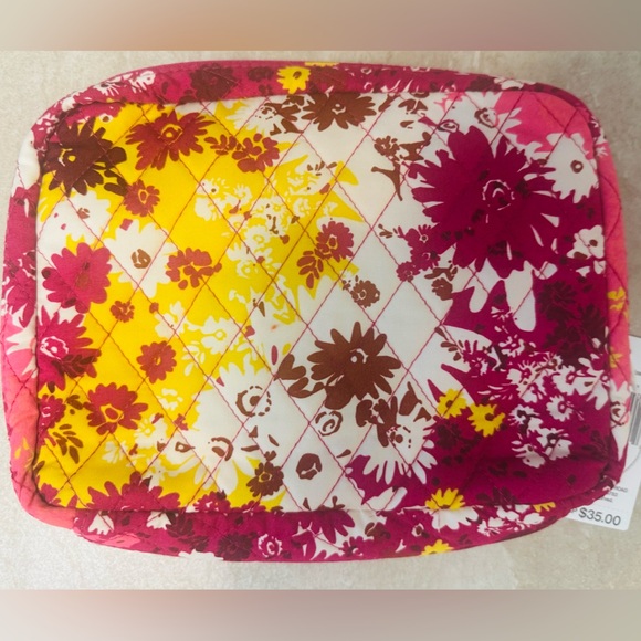 Vera Bradley Cord Organizer
Starstruck Daisies in Premium Cotton - Picture 9 of 11